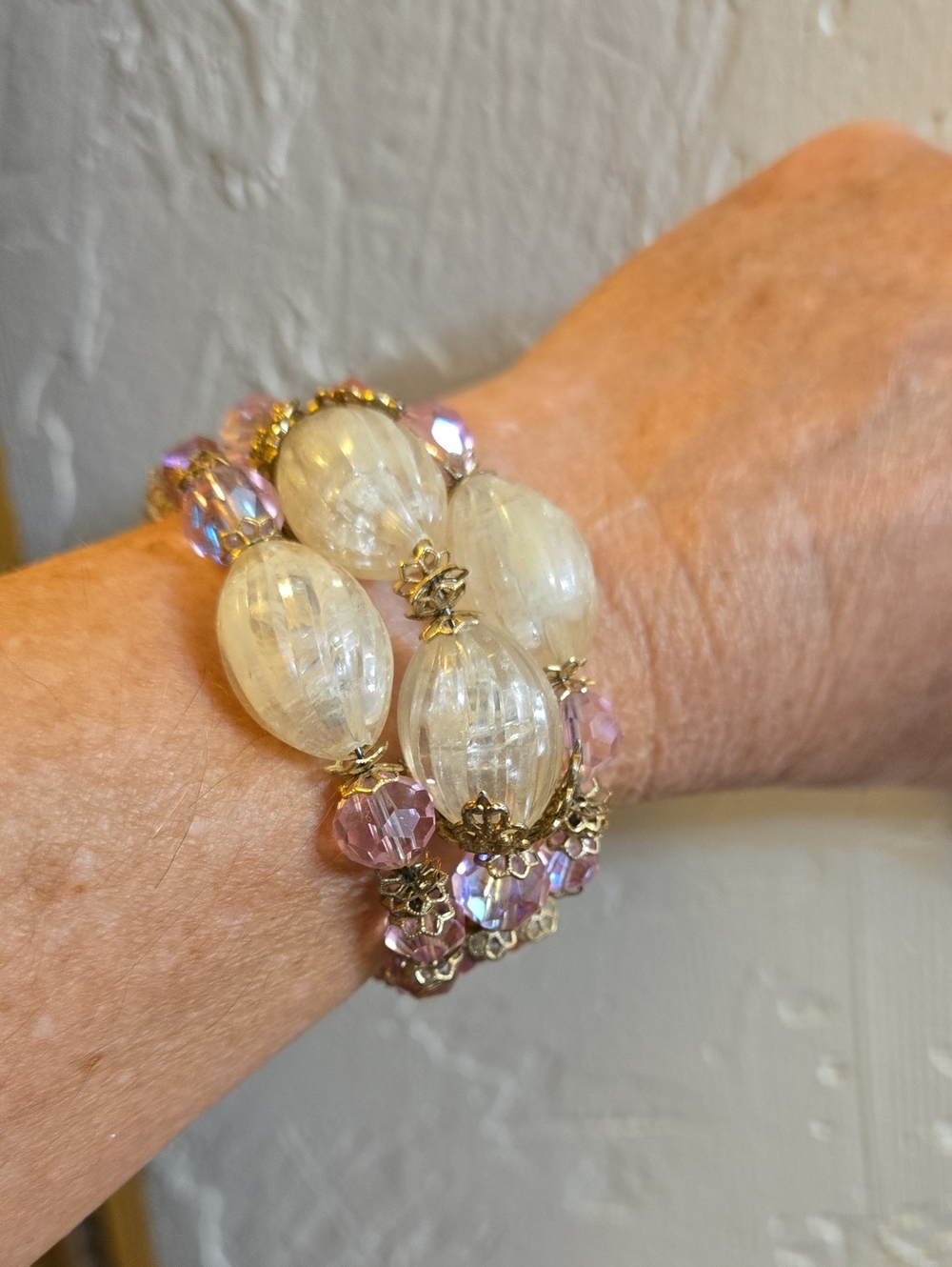 Vintage Gold & Pink Bead Wire Stretch Bracelet Cream-Faceted Cracked Ice Beads